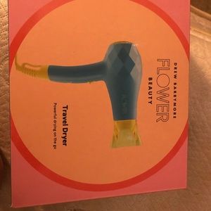 Hair Dryer (Drew Barrymore)